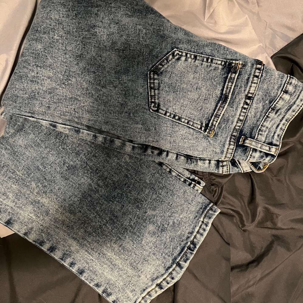 Acid wash jeans